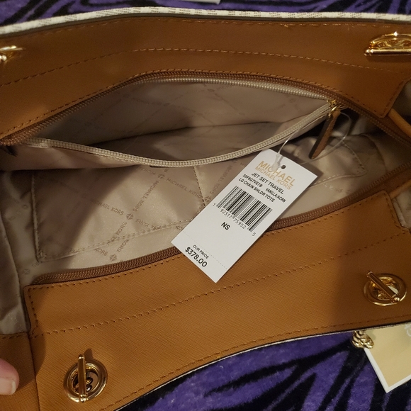 Michael Kors Jet Set Travel Tote - Picture 3 of 4